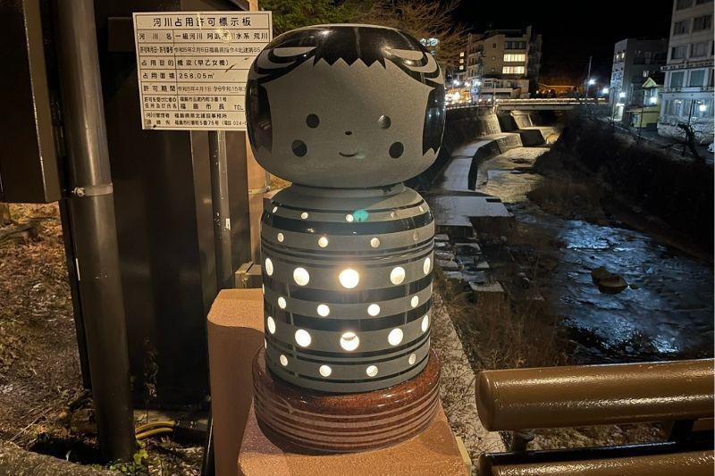 こけし灯篭　夜